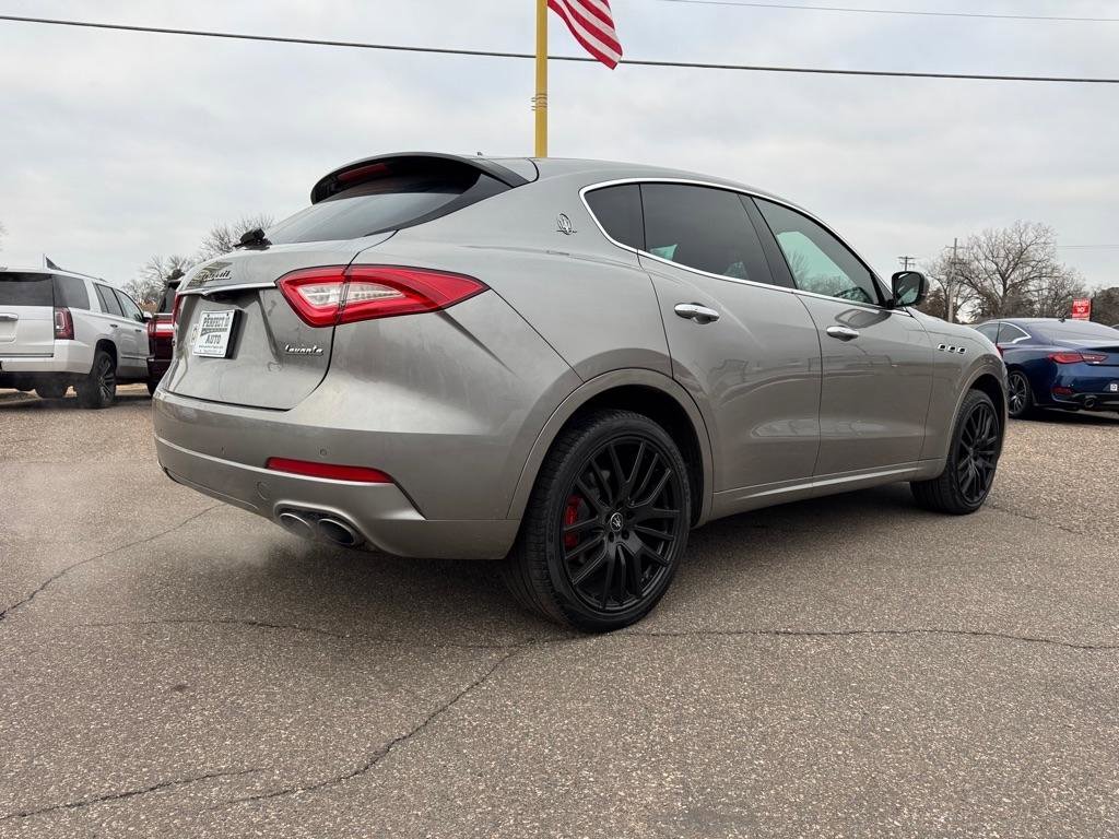 Used 2019 Maserati Levante image 4