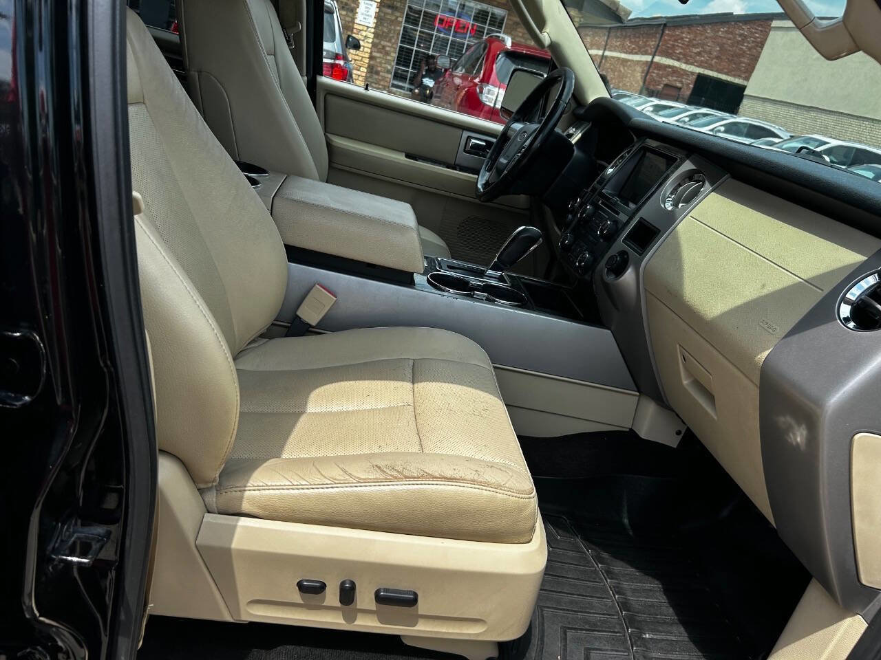 Used 2017 Ford Expedition Max Limited image 16