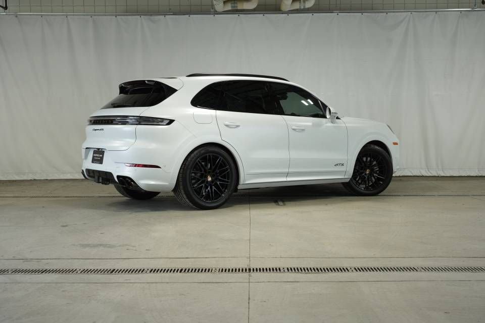 New 2026 Porsche Cayenne GTS image 7