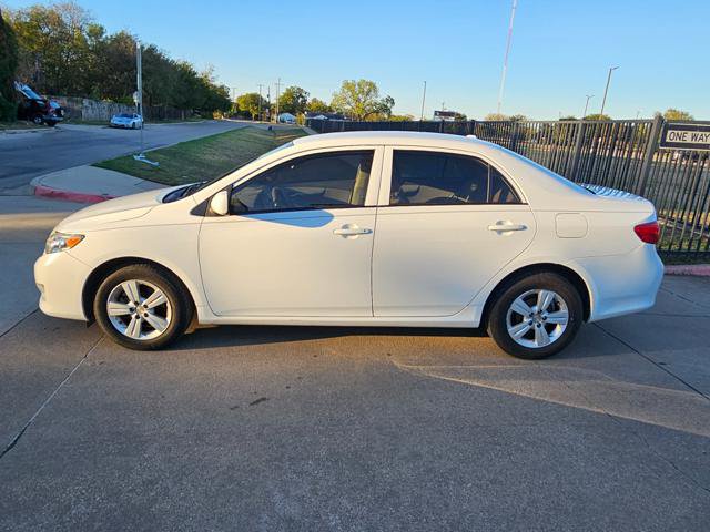 Used 2010 Toyota Corolla LE FWD image 2