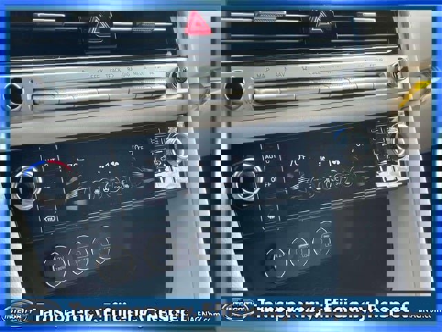 Used 2025 Genesis G70 2.5T image 29