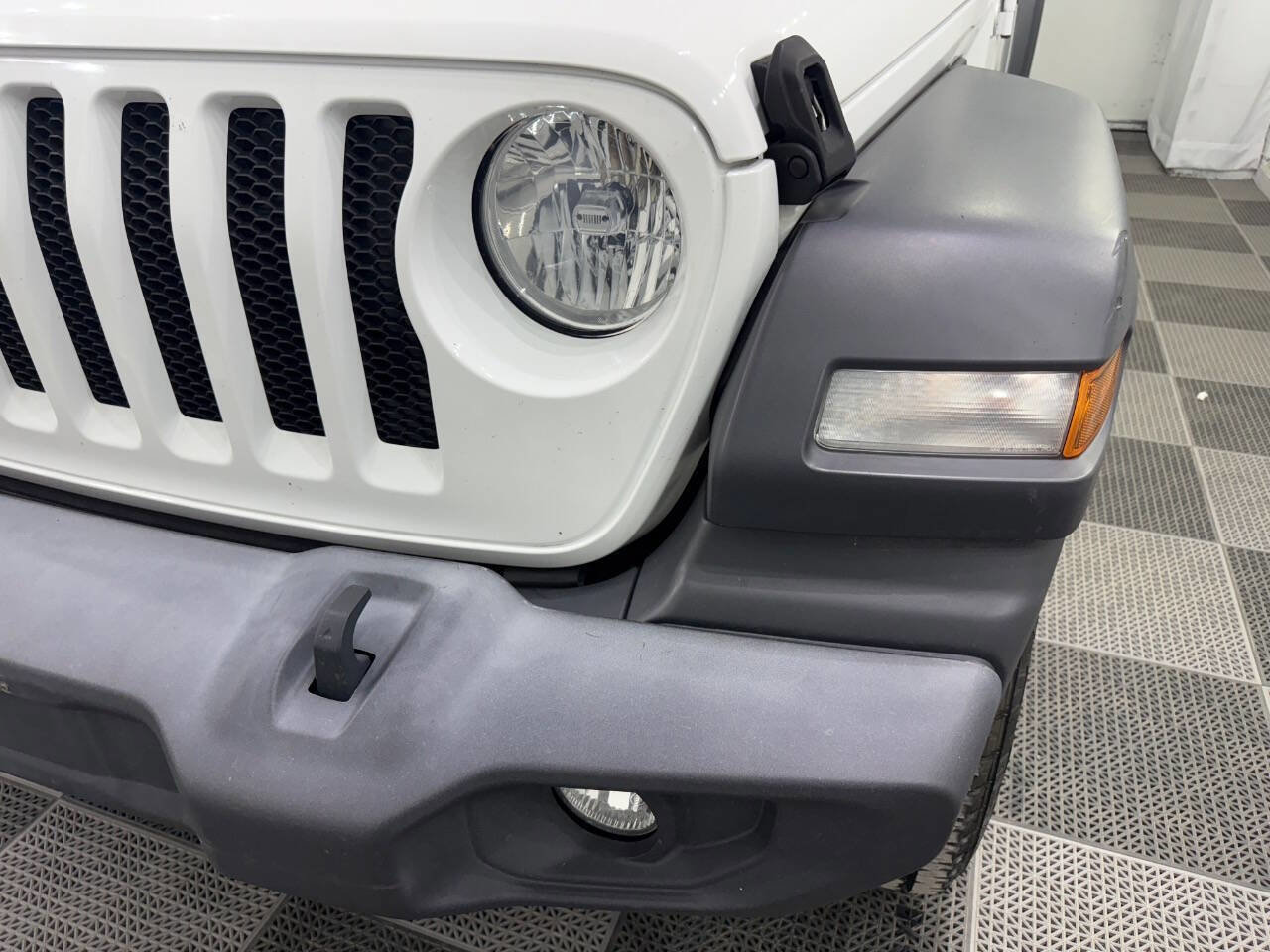 Used 2018 Jeep Wrangler Unlimited Sport S image 28