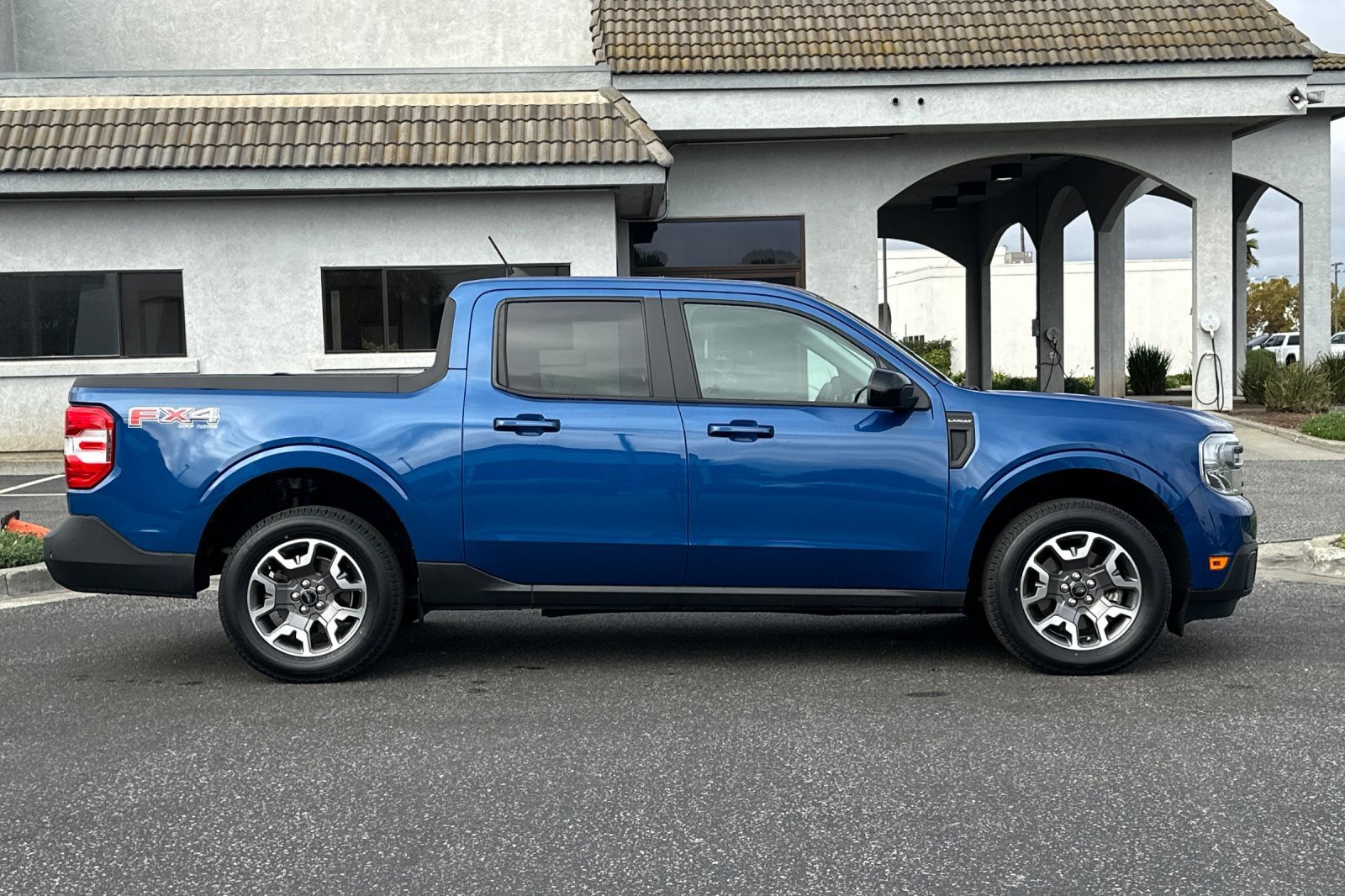 Used 2024 Ford Maverick Lariat w/ FX4 Off-Road Package image 3