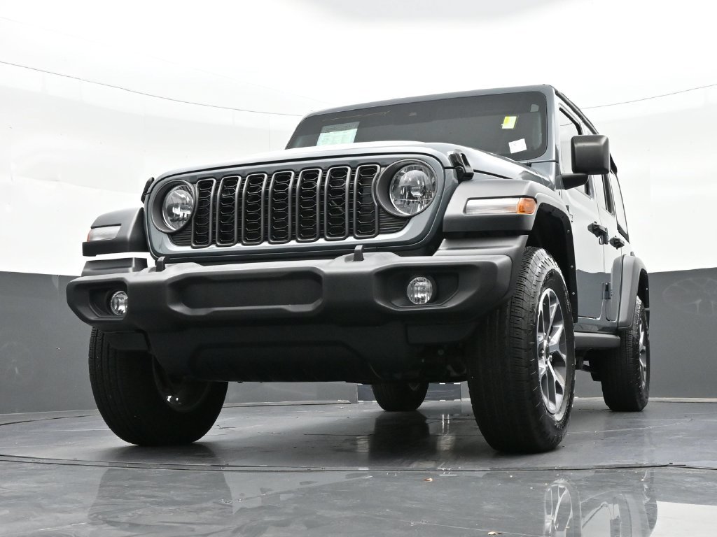 Used 2024 Jeep Wrangler Unlimited Sport AWD/4WD image 32