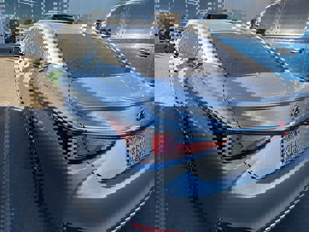 Used 2025 Lexus ES 300h w/ Premium Package image 8