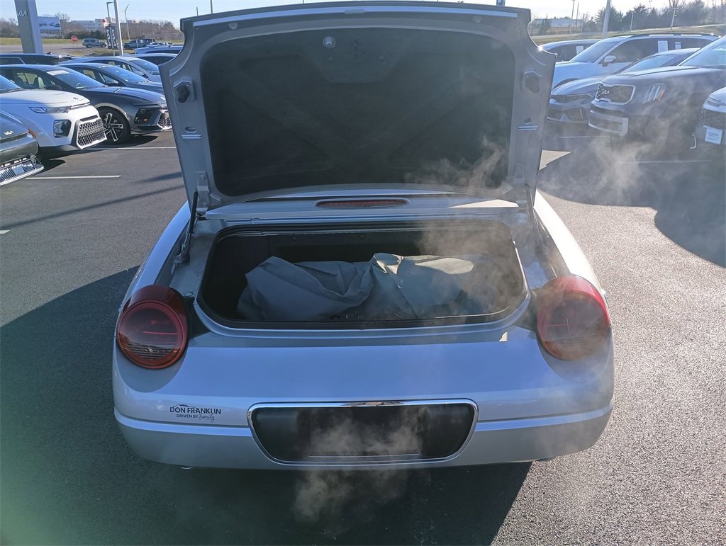 Used 2004 Ford Thunderbird image 26