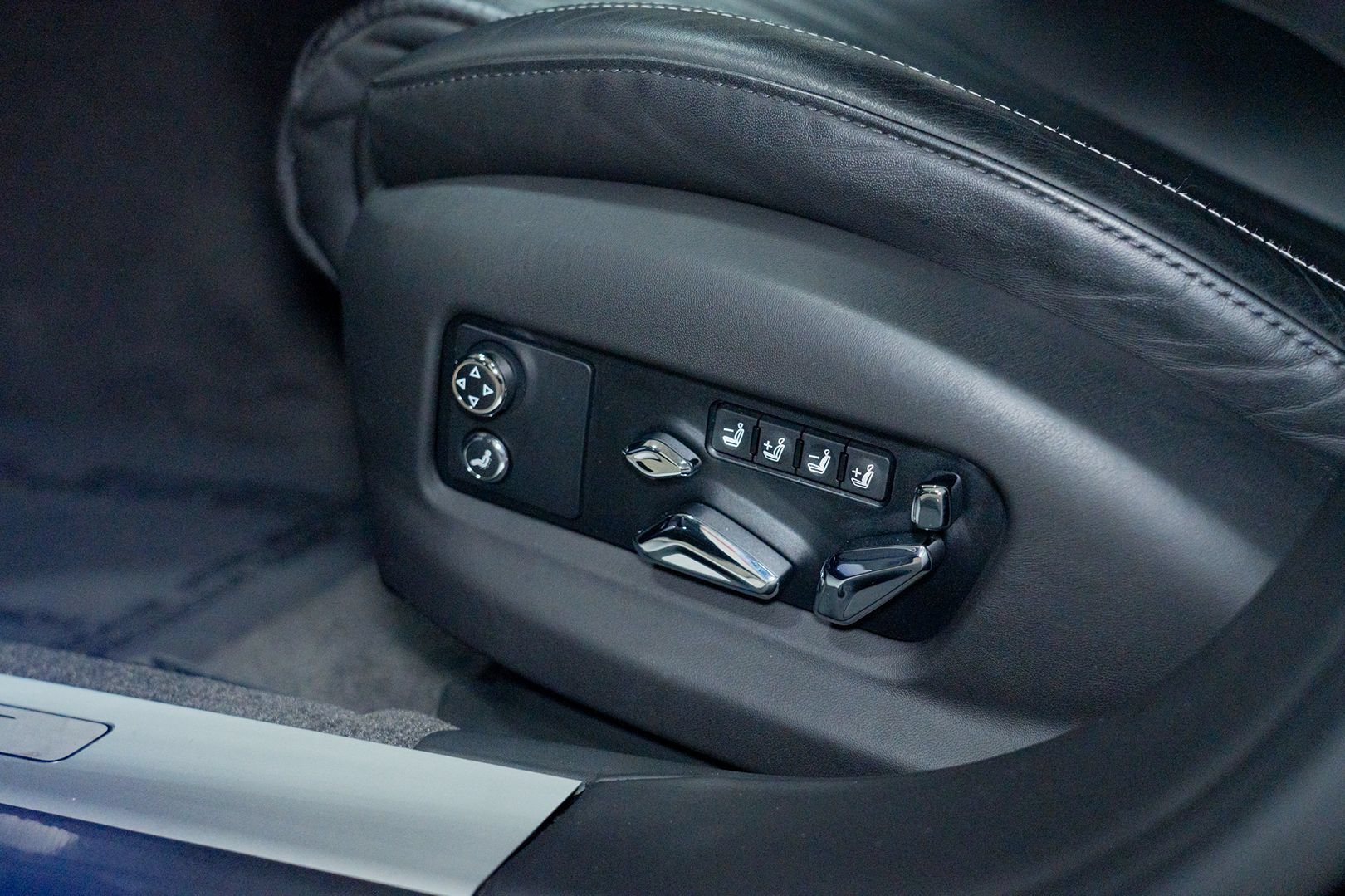 Used 2021 Bentley Flying Spur V8 AWD/4WD image 38