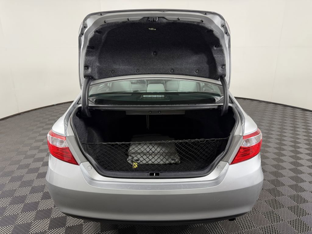 Used 2017 Toyota Camry LE FWD image 14