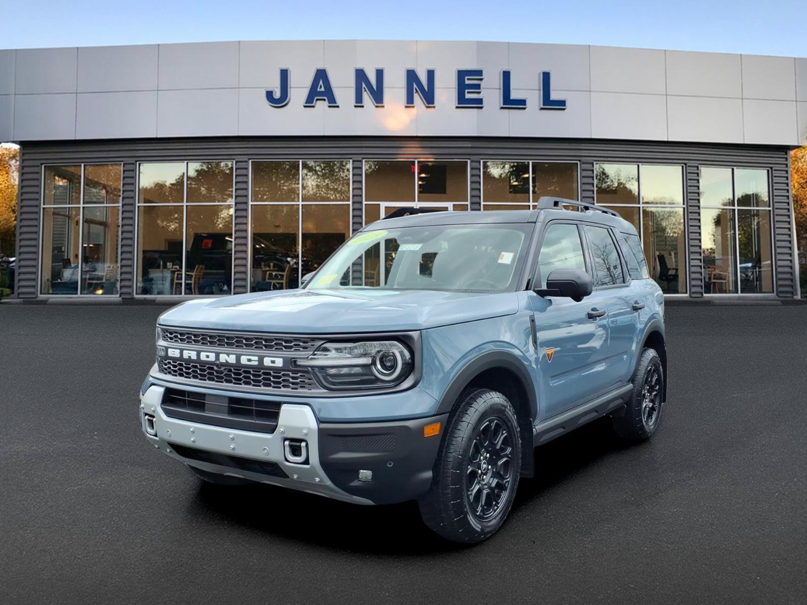Used 2025 Ford Bronco Sport Badlands AWD/4WD image 1