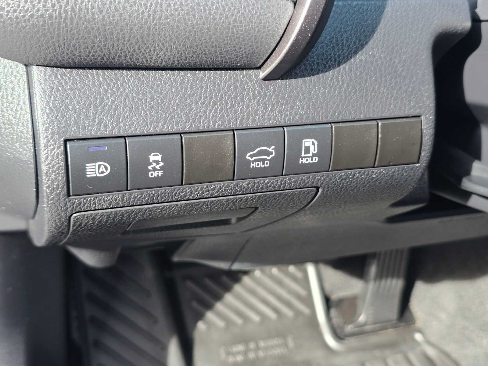Used 2020 Toyota Camry XSE FWD image 25