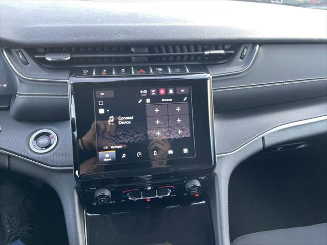 Certified 2023 Jeep Grand Cherokee Laredo image 18