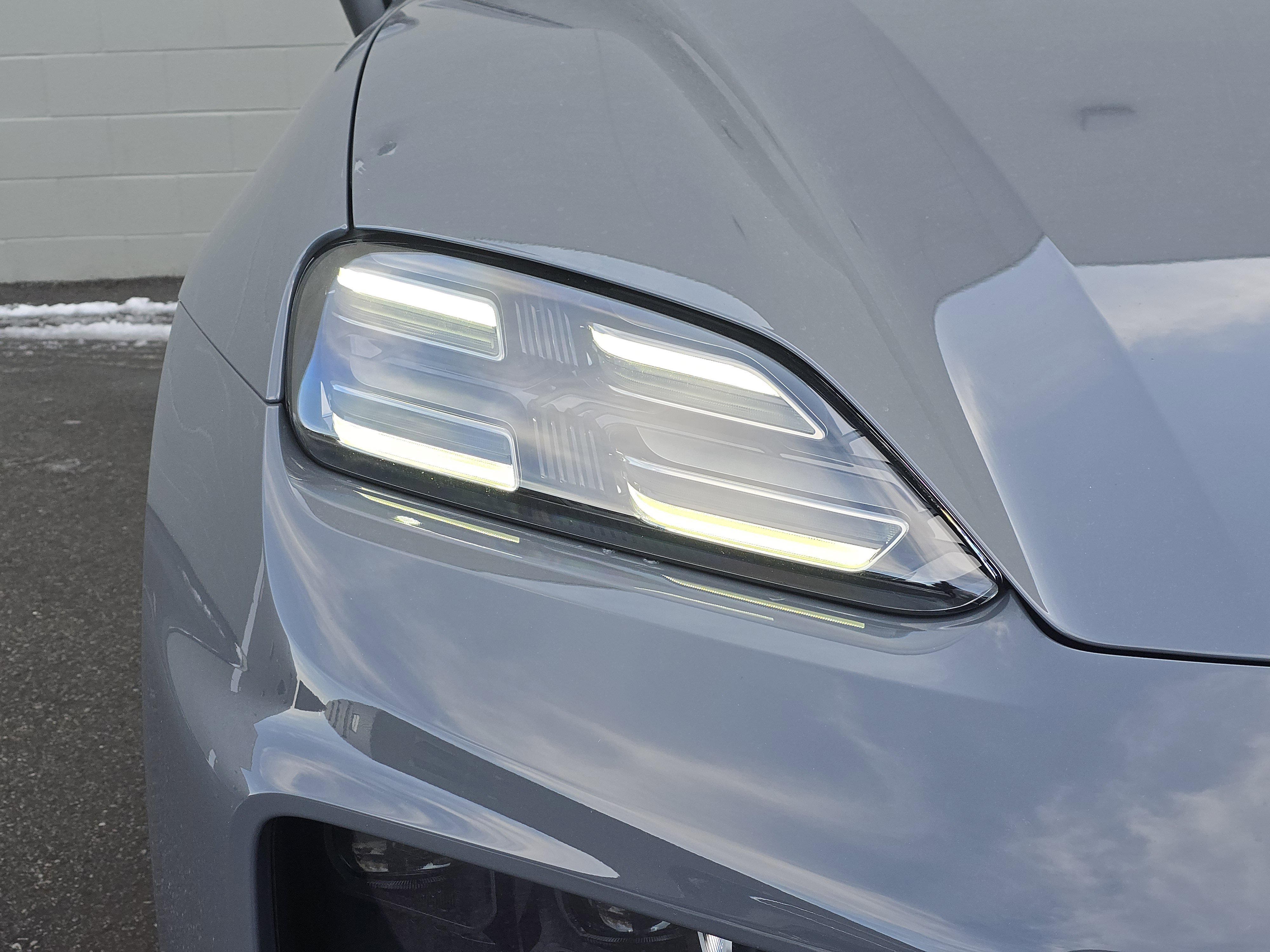 New 2025 Porsche Macan 4S Electric image 11