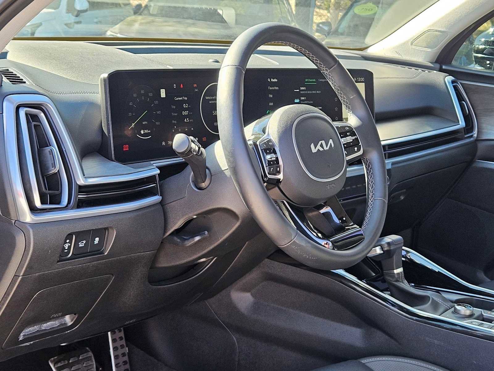 Used 2024 Kia Sorento SX image 2