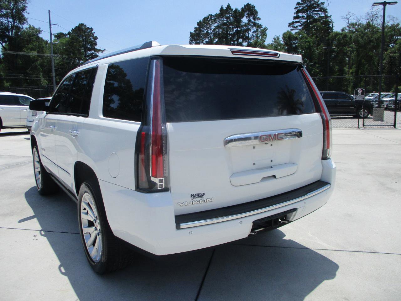 Used 2017 GMC Yukon Denali w/ Open Road Package RWD image 12
