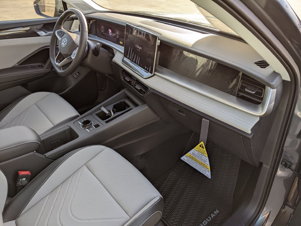 New 2026 Volkswagen Tiguan SE AWD/4WD image 20