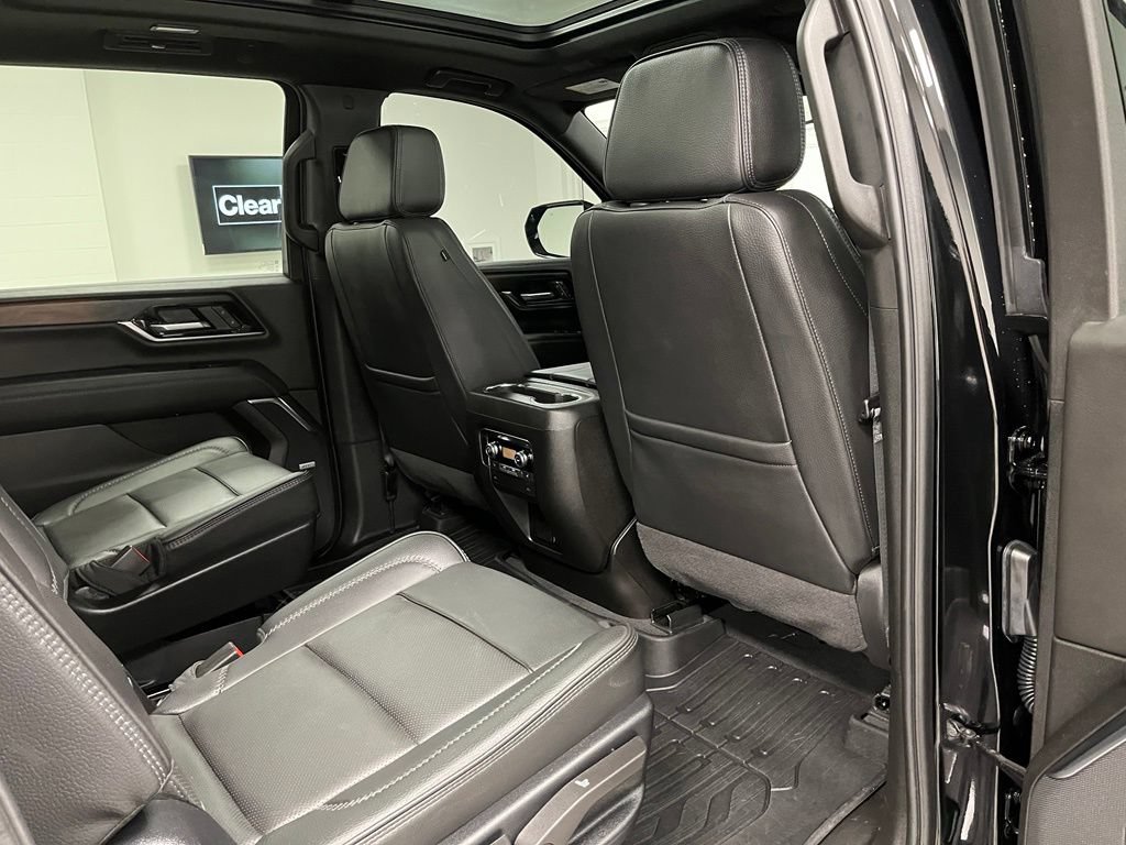 Used 2025 GMC Yukon XL Denali w/ Sun & Power Step Package AWD/4WD image 52