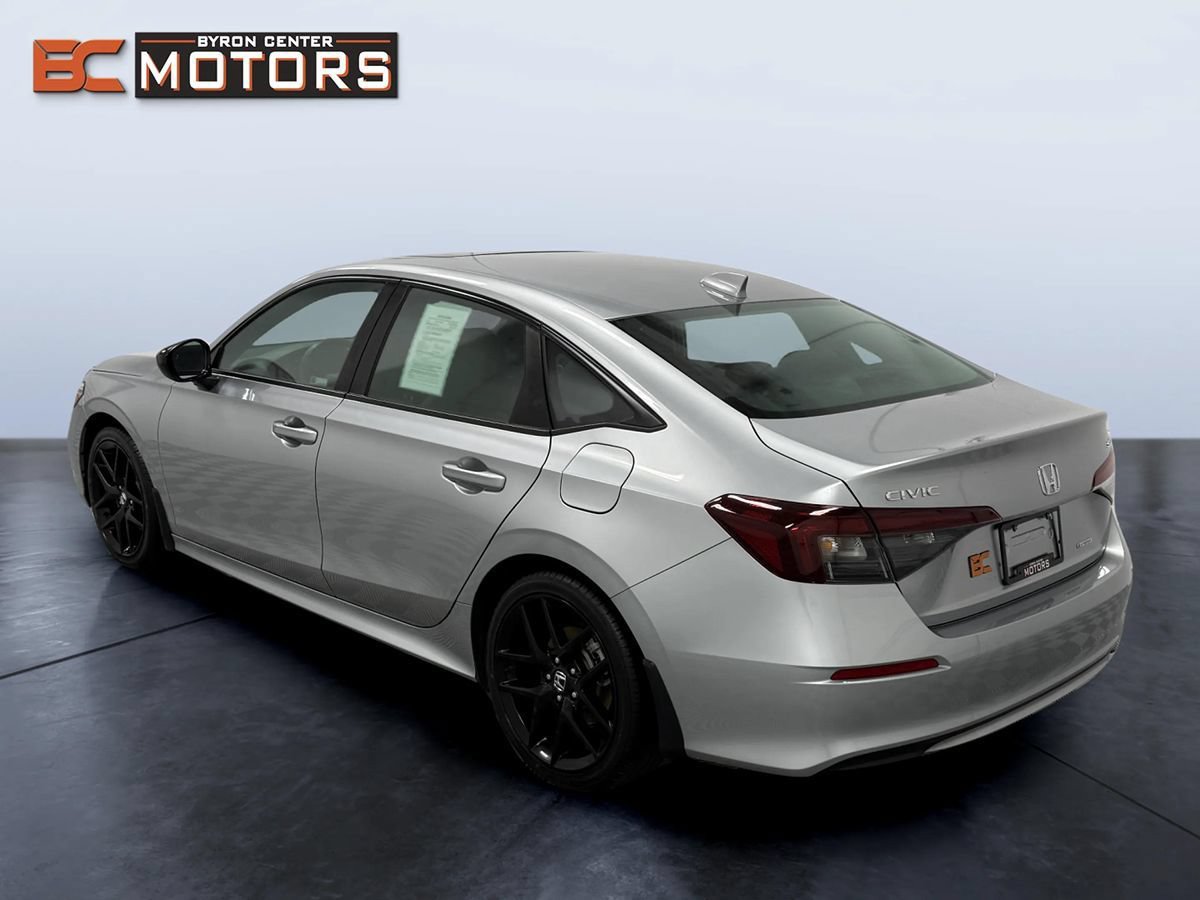 Used 2025 Honda Civic Sport image 4