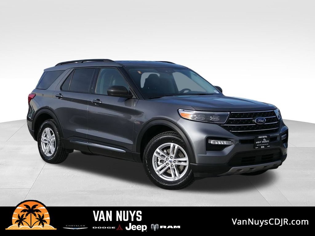 Used 2024 Ford Explorer XLT w/ Equipment Group 202A AWD/4WD image 1