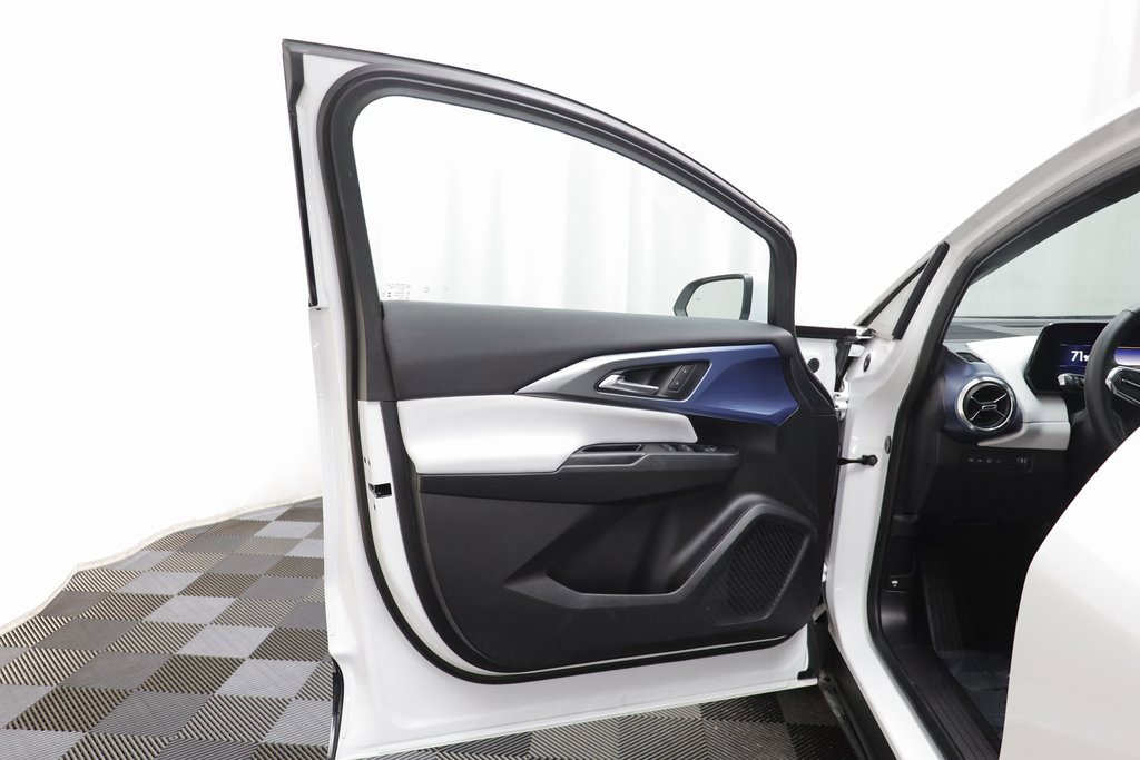 Certified 2025 Chevrolet Equinox EV LT image 5