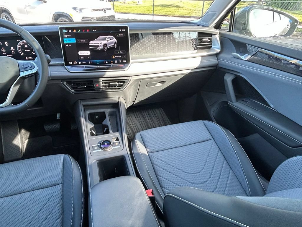New 2026 Volkswagen Tiguan SE FWD image 11