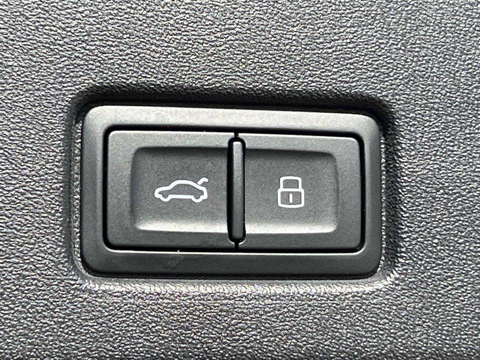 Used 2023 Audi Q4 e-tron Premium Plus AWD/4WD image 19