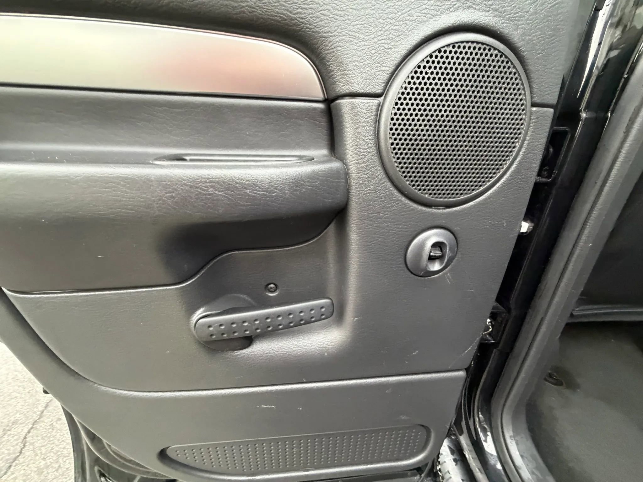 Used 2005 Dodge Ram 2500 Truck SLT AWD/4WD image 16