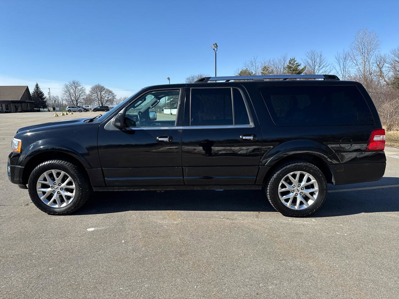 Used 2017 Ford Expedition Max Limited image 8