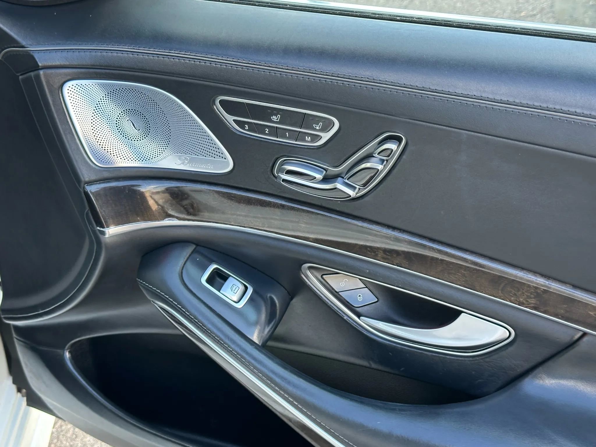 Used 2015 Mercedes-Benz S 550 4MATIC Sedan image 24