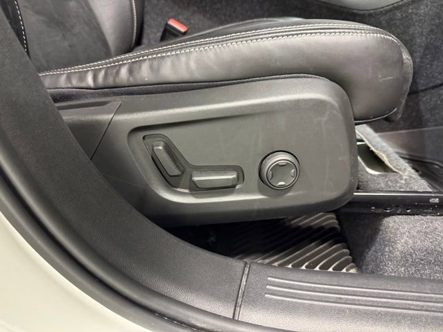 Used 2021 Volvo XC40 T5 R-Design w/ Protection Package image 28