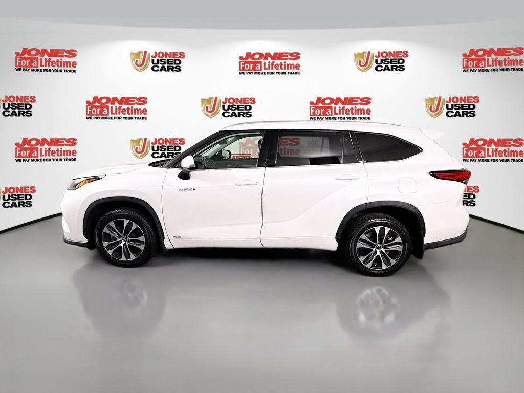 Certified 2021 Toyota Highlander XLE AWD/4WD image 15