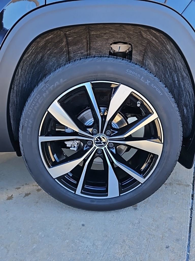 New 2026 Volkswagen Atlas Cross Sport SEL Premium R-Line AWD/4WD image 9