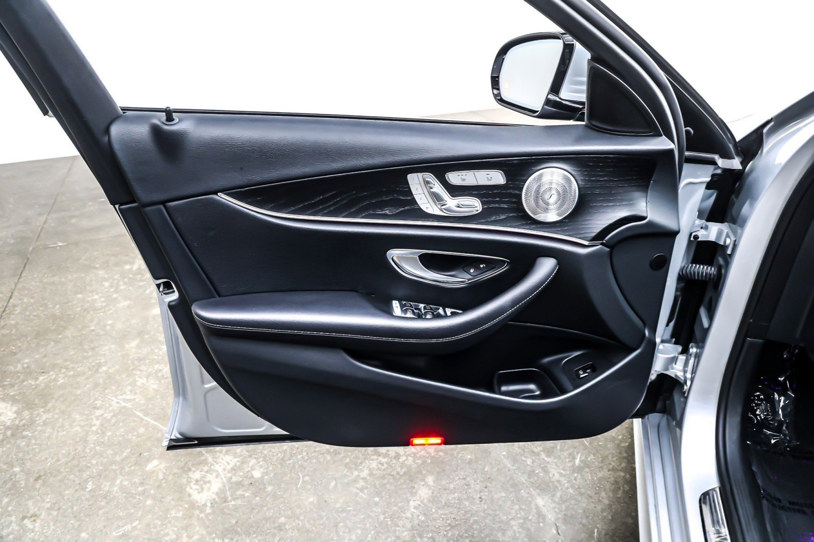 Used 2020 Mercedes-Benz E 350 Sedan image 22