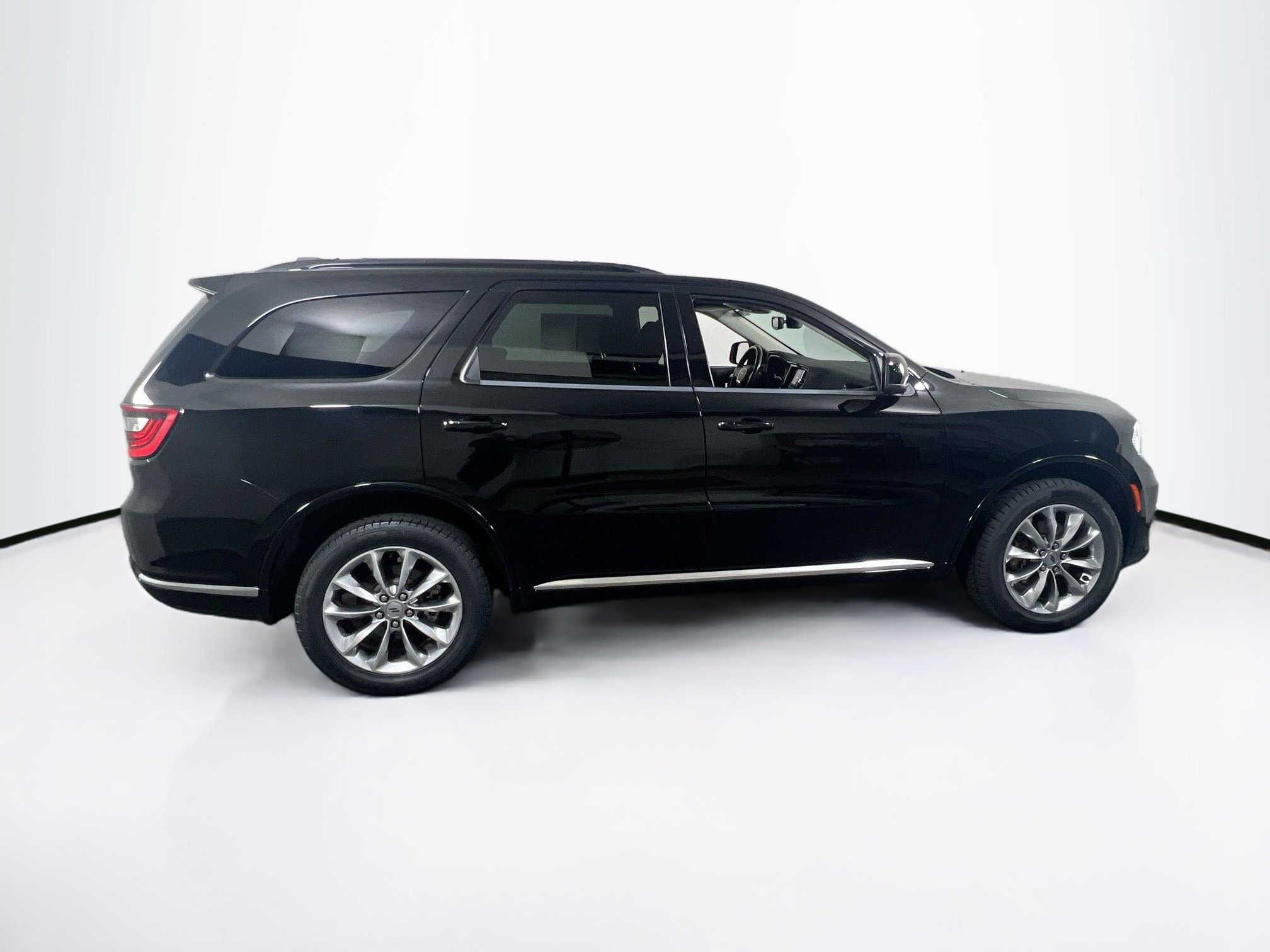 Used 2022 Dodge Durango SXT w/ Anodized Platinum Package image 4