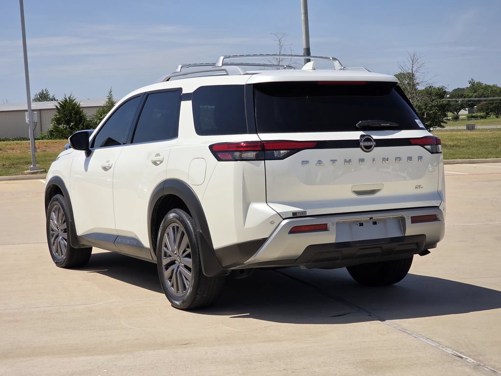 Used 2024 Nissan Pathfinder SL w/ SL Premium Package FWD image 3
