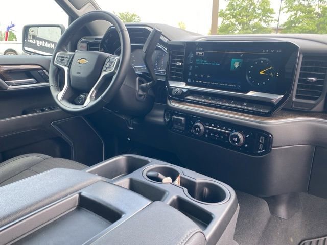 Used 2025 Chevrolet Silverado 1500 LT image 8