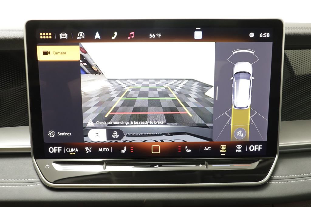 Used 2025 Volkswagen Tiguan SE w/ Panoramic Sunroof Package AWD/4WD image 10