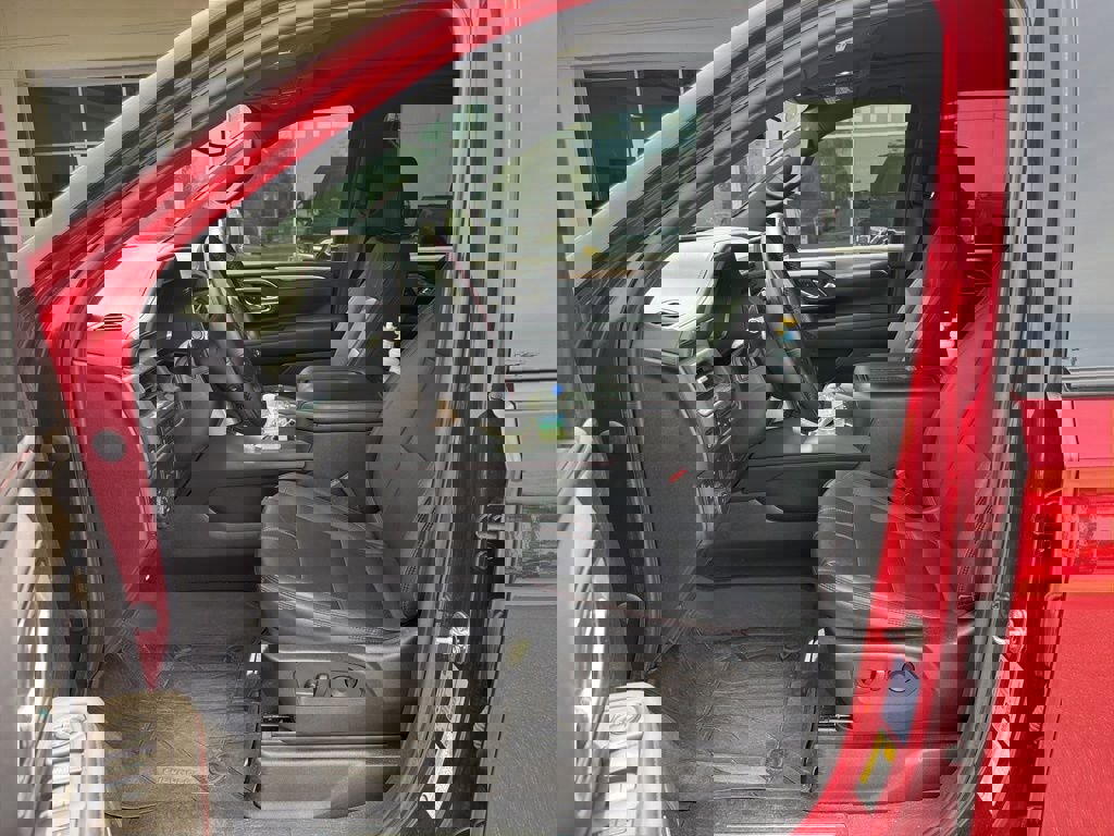 Used 2023 Chevrolet Tahoe RST AWD/4WD image 7