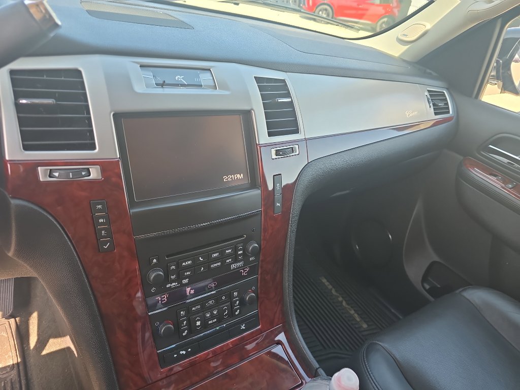 Used 2014 Cadillac Escalade ESV Premium image 6