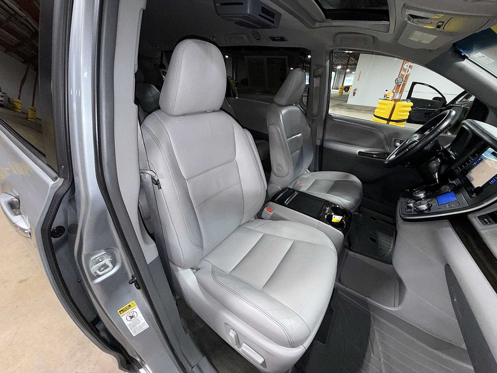 Used 2015 Toyota Sienna XLE w/ XLE Navigation Package FWD image 16