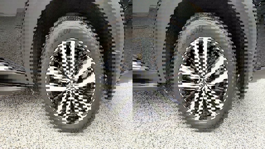 Used 2023 Nissan Pathfinder Platinum w/ Lighting Package (N93) image 9