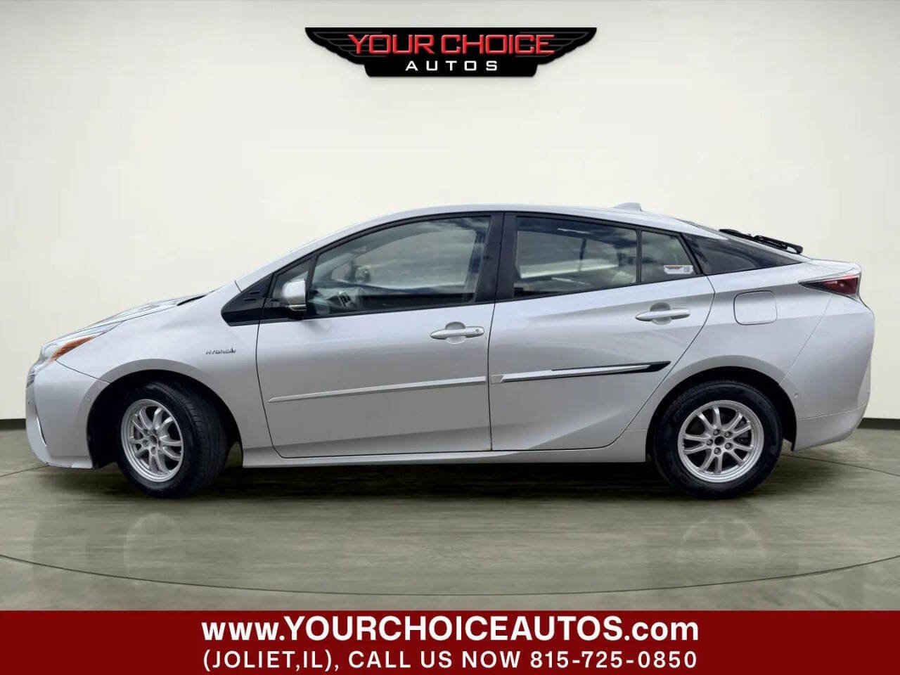Used 2016 Toyota Prius Four w/ Advanced Technology Package image 2