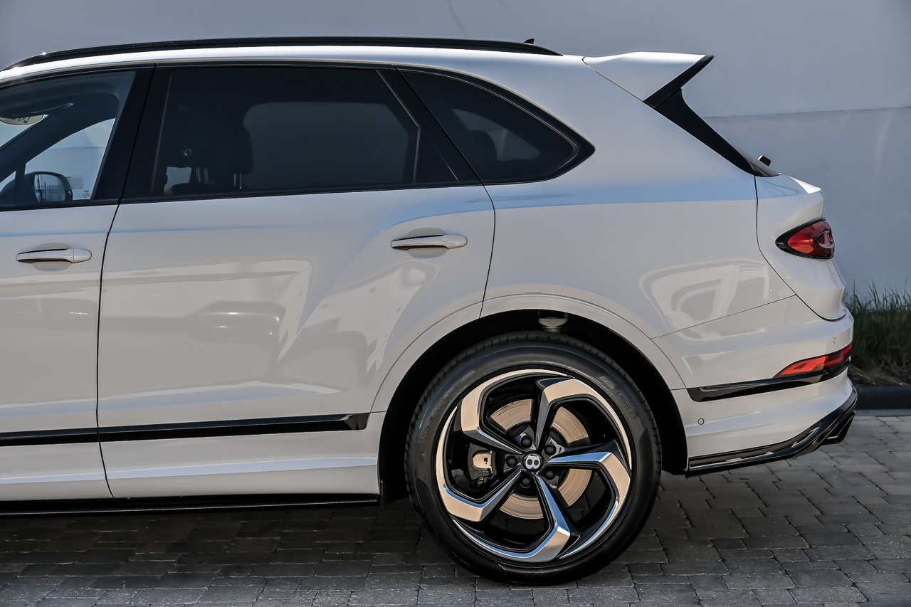 Certified 2022 Bentley Bentayga AWD/4WD image 11