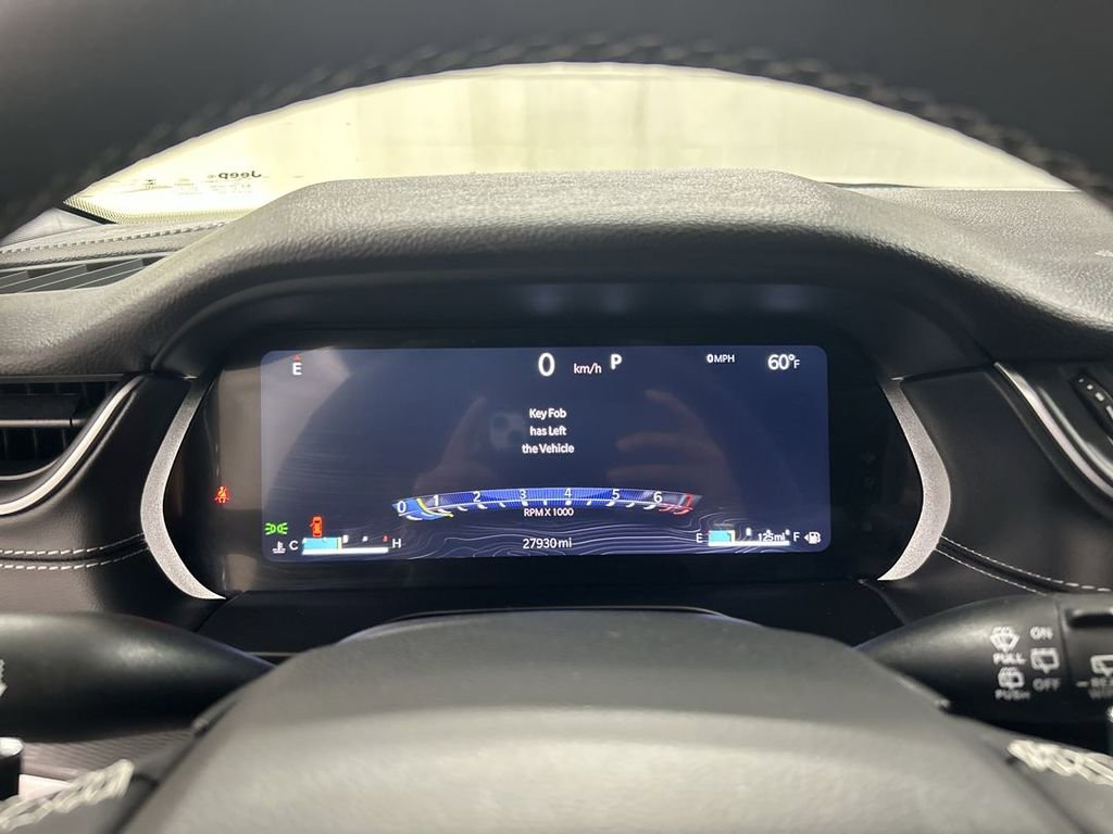 Used 2025 Jeep Grand Cherokee Laredo w/ Luxury Tech Group I image 11