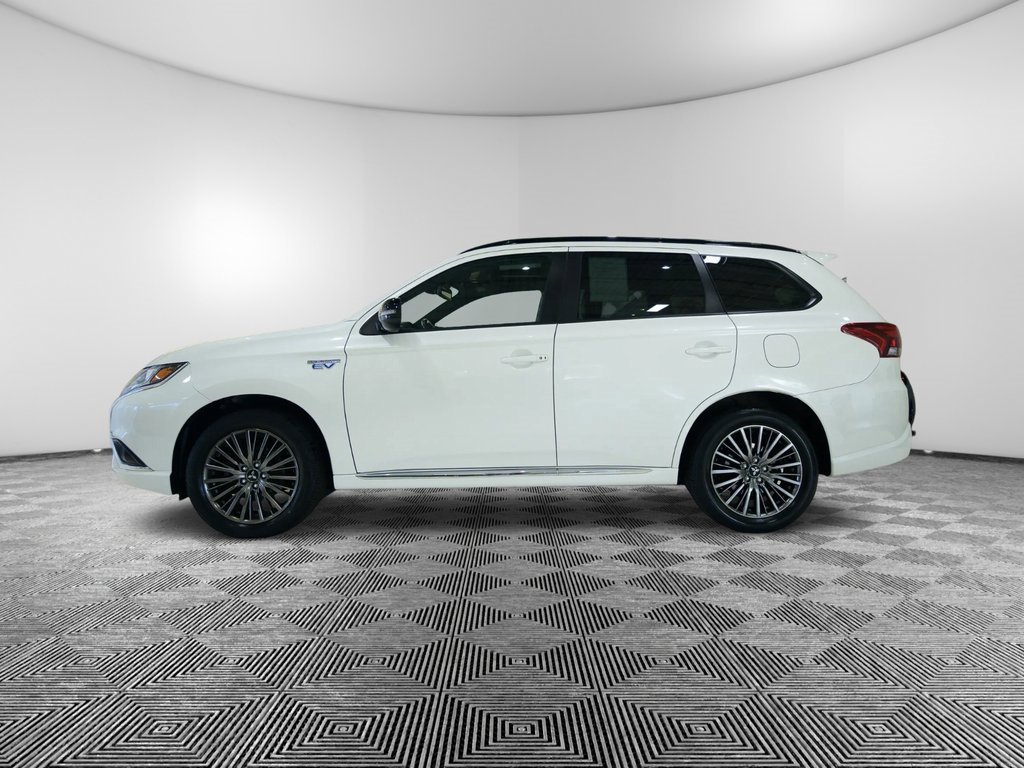 Used 2022 Mitsubishi Outlander GT image 2