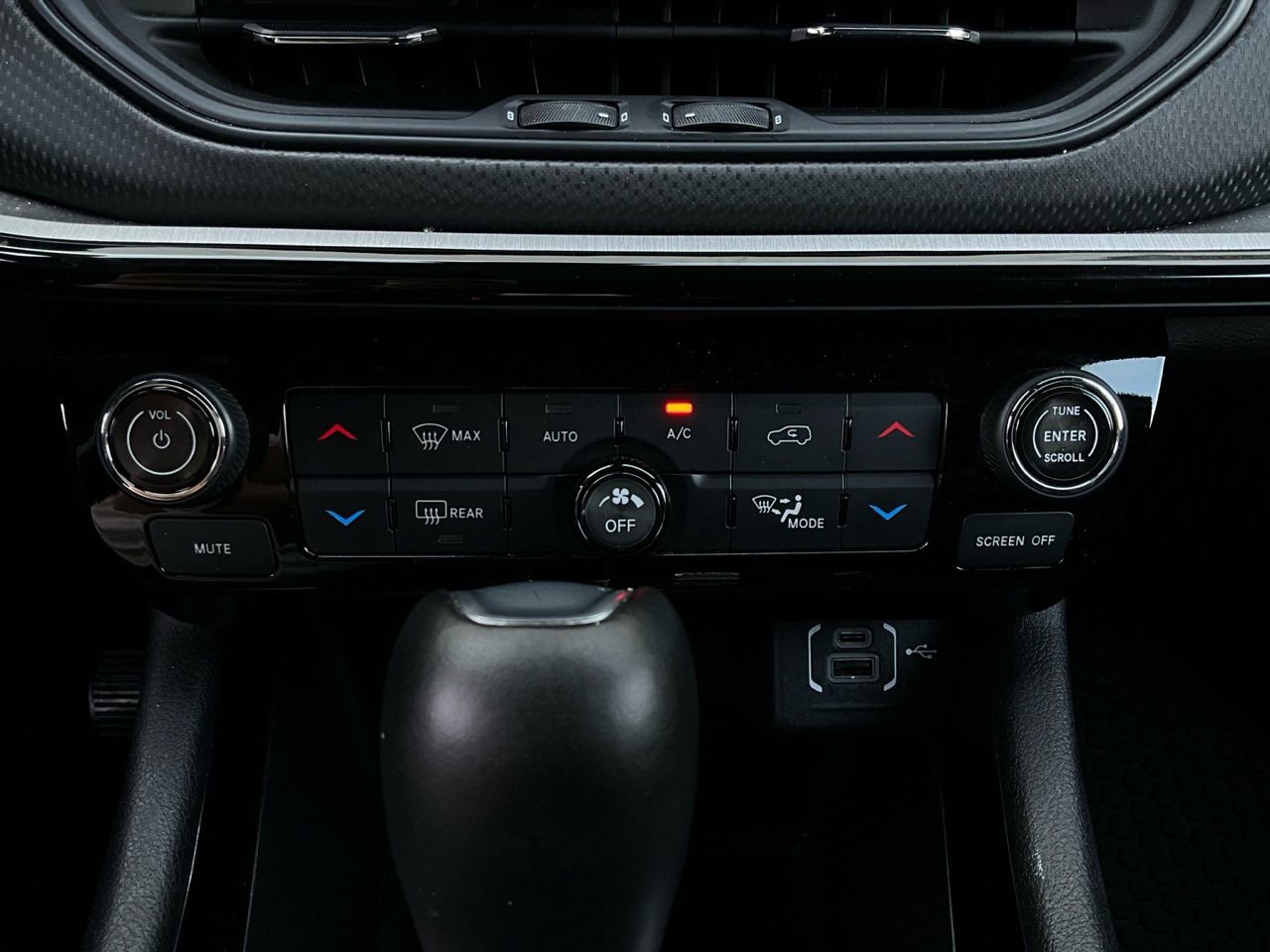 Used 2025 Jeep Compass Trailhawk image 27