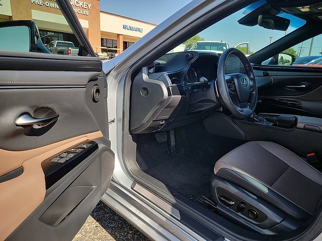 Used 2022 Lexus ES 350 w/ Accessory Package FWD image 12