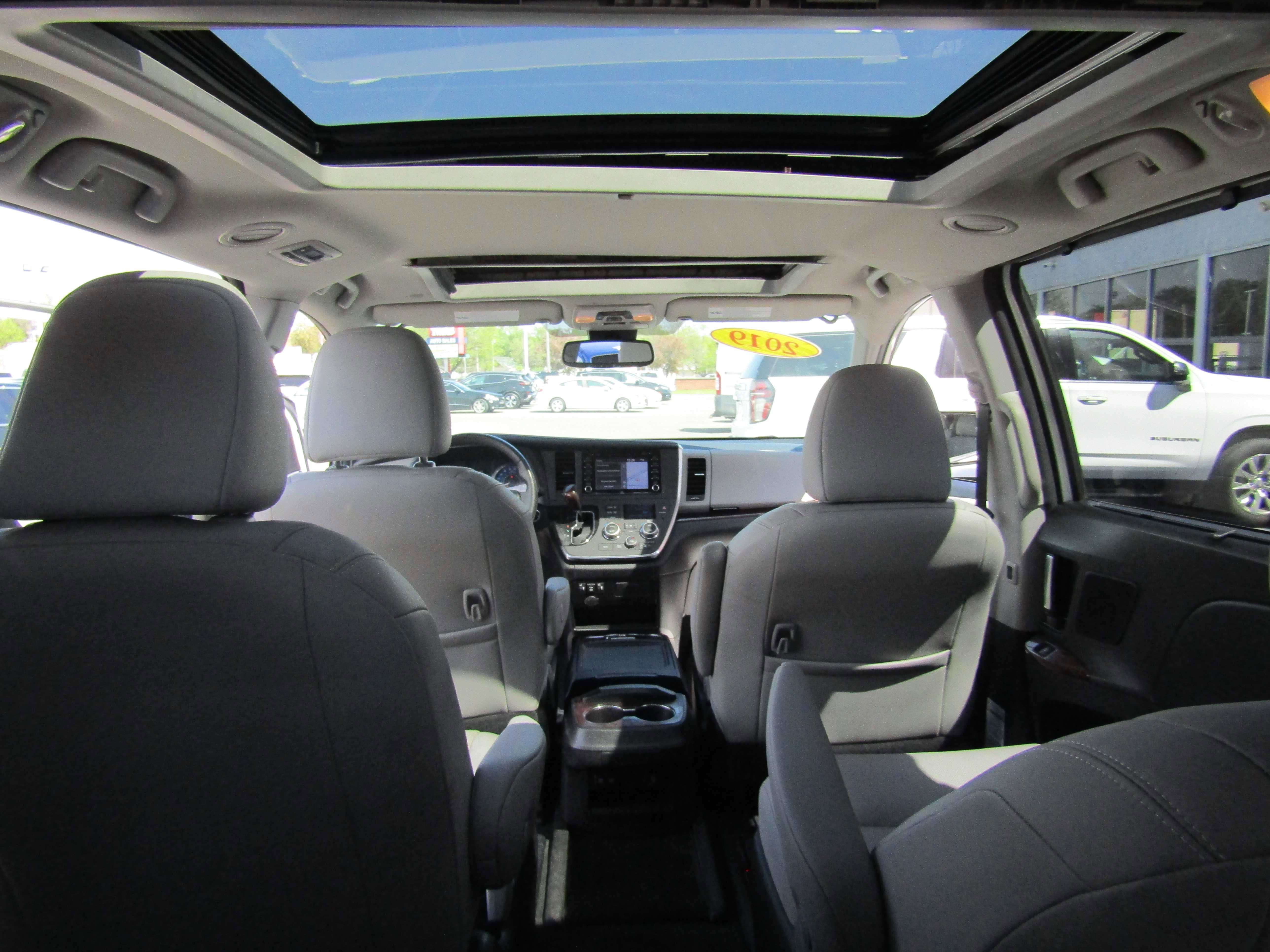 Used 2019 Toyota Sienna Limited FWD image 25