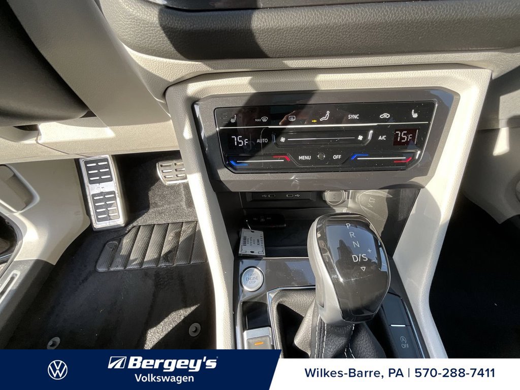 Used 2024 Volkswagen Tiguan SE R-Line AWD/4WD image 19