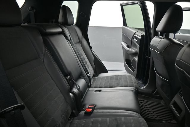 Used 2024 Mitsubishi Outlander FWD image 24