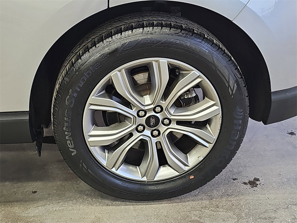 Used 2024 Ford Edge Titanium image 34